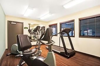 Super 8 Hotel Lachenaie Terrebonne