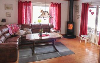 Holiday Home Tived With Fireplace I