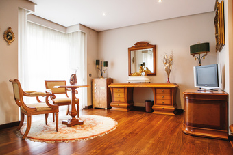 Hotel Villa De San Adri�n