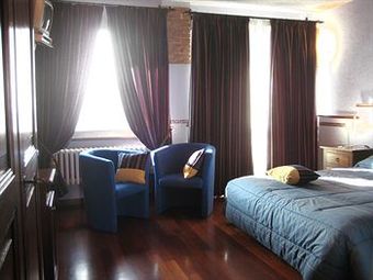 Albergue Red Wine - Guest House