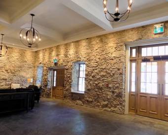 Hotel The Barracks Inn