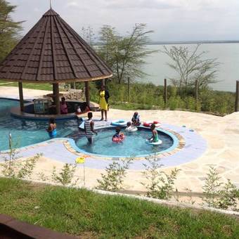 Sirville Lake Elementaita Lodge