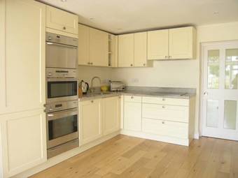 Hostal Waterside Accommodation