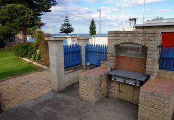 Hotel Esperance Beachfront Resort