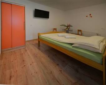 Hostal Guesthouse Stremljan