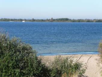 Peaceful Holiday Home In Zonnemaire Zealand With Garden