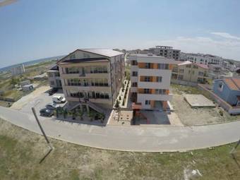 Hostal Vila Santorini