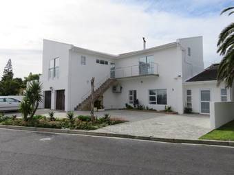 Hostal Pro Moni's Guesthouse