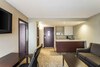 Hotel Quality Suites Milwaukee Airport