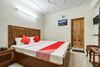 Oyo 48870 Hotel Kalra Regancy