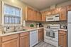 Centrally Located South Hill Apartment With Tv!