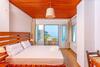 Hostal The Life Suites