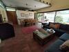 Fant�stica Vivienda Con Amplio Jard�n Y Piscina
