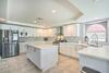 Lavish House With Home Theater And Fireplaces!